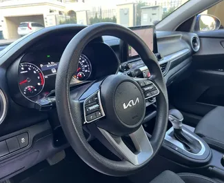 Kia Forte 2022 con sistema A trazione anteriore, disponibile a Dubai.