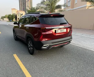 Noleggio Kia Seltos. Auto Economica, Comfort, Crossover per il noleggio negli Emirati Arabi Uniti ✓ Cauzione di Deposito di 1000 AED ✓ Opzioni assicurative RCT.