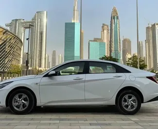 Vista frontale di un noleggio Hyundai Elantra a Dubai, Emirati Arabi Uniti ✓ Auto #9934. ✓ Cambio Automatico TM ✓ 1 recensioni.