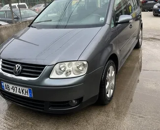 Noleggio auto Volkswagen Touran #10046 Automatico all'aeroporto di Tirana, dotata di motore 1,9L ➤ Da Armand in Albania.