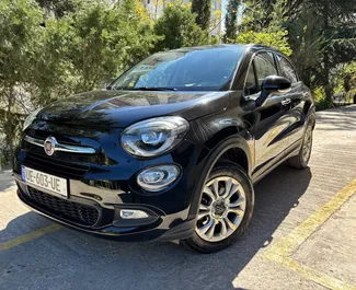 Vista frontale di un noleggio Fiat 500X a Tbilisi, Georgia ✓ Auto #9865. ✓ Cambio Automatico TM ✓ 1 recensioni.