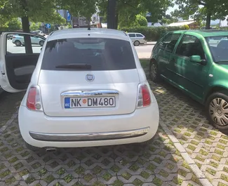 Vista frontale di un noleggio Fiat 500 a Niksic, Montenegro ✓ Auto #10474. ✓ Cambio Manuale TM ✓ 2 recensioni.