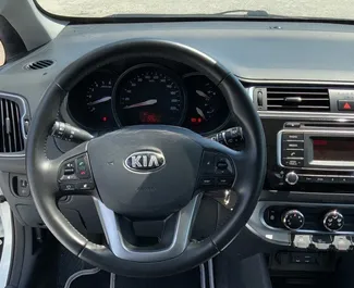 Noleggio auto Kia Rio 2015 in Grecia, con carburante Diesel e 138 cavalli di potenza ➤ A partire da 35 EUR al giorno.