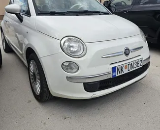 Vista frontale di un noleggio Fiat 500 a Niksic, Montenegro ✓ Auto #10475. ✓ Cambio Manuale TM ✓ 3 recensioni.