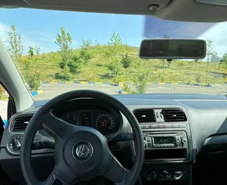 Noleggio Volkswagen Polo. Auto Economica per il noleggio in Albania ✓ Cauzione di Senza deposito ✓ Opzioni assicurative RCT.