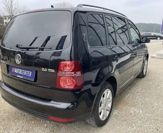 Noleggio auto Volkswagen Touran 2009 in Albania, con carburante Diesel e 130 cavalli di potenza ➤ A partire da 28 EUR al giorno.