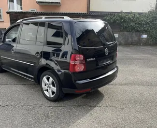 Noleggio auto Volkswagen Touran #10497 Automatico a Tirana, dotata di motore 2,0L ➤ Da Fazione in Albania.