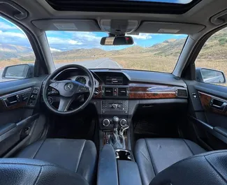 Noleggio Mercedes-Benz GLK. Auto Comfort, Premium, SUV per il noleggio in Albania ✓ Cauzione di Deposito di 150 EUR ✓ Opzioni assicurative RCT.