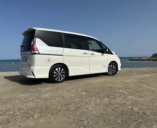 Noleggio auto Nissan Serena 2018 a Cipro, con carburante Ibrido e 146 cavalli di potenza ➤ A partire da 30 EUR al giorno.