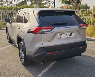 Noleggio auto Toyota Rav4 2022 negli Emirati Arabi Uniti, con carburante Benzina e 150 cavalli di potenza ➤ A partire da 150 AED al giorno.