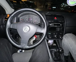 Noleggio Volkswagen Golf 5. Auto Economica, Comfort per il noleggio in Albania ✓ Cauzione di Deposito di 100 EUR ✓ Opzioni assicurative RCT, FDW, All'estero.