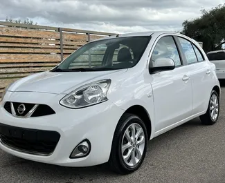 Vista frontale di un noleggio Nissan Micra a Mitilene, Grecia ✓ Auto #10554. ✓ Cambio Manuale TM ✓ 0 recensioni.