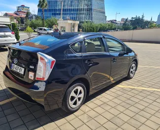 Noleggio auto Toyota Prius 2015 in Georgia, con carburante Ibrido e 98 cavalli di potenza ➤ A partire da 50 GEL al giorno.