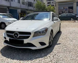 Vista frontale di un noleggio Mercedes-Benz CLA-Class a Durazzo, Albania ✓ Auto #10663. ✓ Cambio Automatico TM ✓ 0 recensioni.