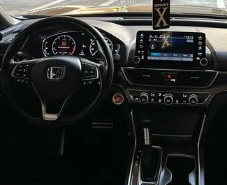 Vista frontale di un noleggio Honda Accord a Yerevan, Armenia ✓ Auto #10523. ✓ Cambio Automatico TM ✓ 0 recensioni.