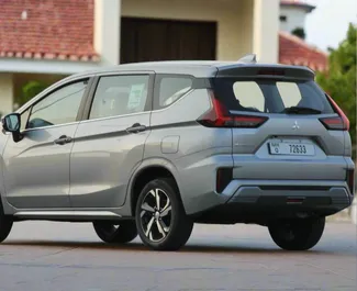 Noleggio auto Mitsubishi Xpander 2023 negli Emirati Arabi Uniti, con carburante Benzina e 180 cavalli di potenza ➤ A partire da 150 AED al giorno.