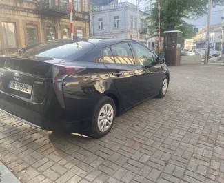 Noleggio Toyota Prius. Auto Economica, Comfort per il noleggio in Georgia ✓ Cauzione di Deposito di 100 GEL ✓ Opzioni assicurative RCT, SCDW, Passeggeri, Furto.