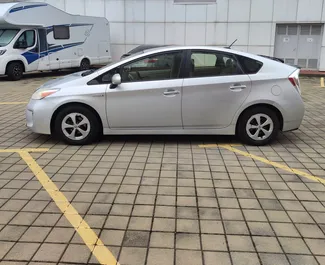 Noleggio auto Toyota Prius 2014 in Georgia, con carburante Ibrido e 98 cavalli di potenza ➤ A partire da 45 GEL al giorno.