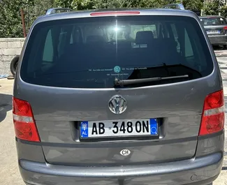 Noleggio Volkswagen Touran. Auto Comfort, Monovolume per il noleggio in Albania ✓ Cauzione di Deposito di 30 EUR ✓ Opzioni assicurative RCT.