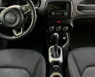 Noleggio Jeep Renegade. Auto Economica, Comfort, Crossover per il noleggio in Georgia ✓ Cauzione di Deposito di 280 GEL ✓ Opzioni assicurative RCT, CDW.