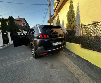 Peugeot 5008 2020 disponibile per il noleggio all'aeroporto di Belgrado, con limite di chilometraggio di illimitato.