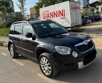 Vista frontale di un noleggio Skoda Yeti a Tirana, Albania ✓ Auto #10556. ✓ Cambio Manuale TM ✓ 0 recensioni.