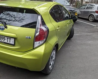 Motore Benzina da 1,5L di Toyota Prius C 2015 per il noleggio a Tbilisi.