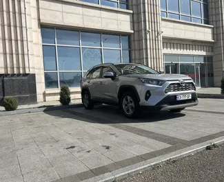 Noleggio auto Toyota Rav4 2024 in Georgia, con carburante Benzina e 160 cavalli di potenza ➤ A partire da 180 GEL al giorno.