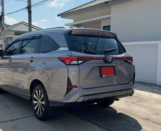 Noleggio Toyota Veloz. Auto Comfort, Monovolume per il noleggio in Thailandia ✓ Cauzione di Deposito di 7000 THB ✓ Opzioni assicurative RCT, CDW, SCDW, FDW, Furto, Giovane, Senza deposito.