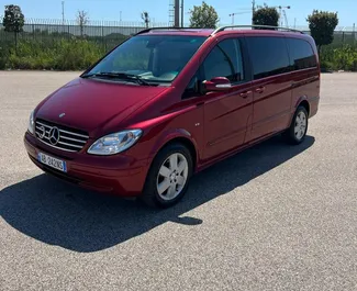 Vista frontale di un noleggio Mercedes-Benz Viano a Durazzo, Albania ✓ Auto #10789. ✓ Cambio Automatico TM ✓ 0 recensioni.