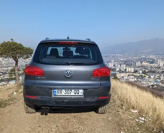 Noleggio auto Volkswagen Tiguan 2011 in Georgia, con carburante Benzina e 170 cavalli di potenza ➤ A partire da 143 GEL al giorno.