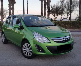 Vista frontale di un noleggio Opel Corsa a Barcellona, Spagna ✓ Auto #10756. ✓ Cambio Automatico TM ✓ 0 recensioni.