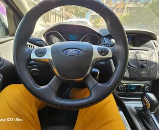 Noleggio Ford Focus. Auto Comfort per il noleggio in Albania ✓ Cauzione di Deposito di 100 EUR ✓ Opzioni assicurative CDW, SCDW, All'estero, Giovane.