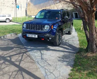 Vista frontale di un noleggio Jeep Renegade a Tbilisi, Georgia ✓ Auto #10803. ✓ Cambio Automatico TM ✓ 0 recensioni.