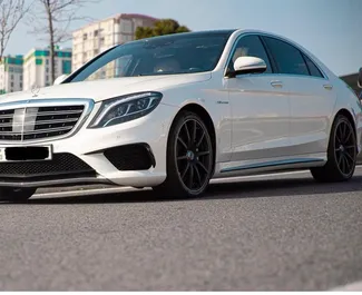 Vista frontale di un noleggio Mercedes-Benz S65 AMG a Baku, Azerbaigian ✓ Auto #10777. ✓ Cambio Automatico TM ✓ 0 recensioni.