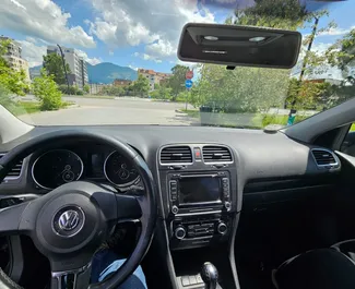 Noleggio Volkswagen Golf 6. Auto Economica, Comfort per il noleggio in Albania ✓ Cauzione di Deposito di 200 EUR ✓ Opzioni assicurative CDW, SCDW, All'estero.