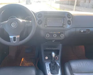 Noleggio auto Volkswagen Tiguan 2016 in Albania, con carburante Benzina e 150 cavalli di potenza ➤ A partire da 40 EUR al giorno.