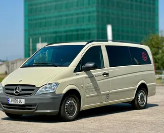 Vista frontale di un noleggio Mercedes-Benz Vito a Kutaisi, Georgia ✓ Auto #8490. ✓ Cambio Manuale TM ✓ 0 recensioni.