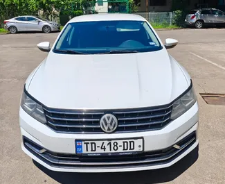 Noleggio auto Volkswagen Passat #10703 Automatico all'aeroporto di Kutaisi, dotata di motore 1,8L ➤ Da Nika in Georgia.