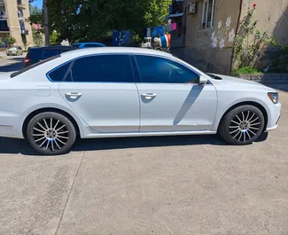 Noleggio Volkswagen Passat. Auto Comfort, Premium per il noleggio in Georgia ✓ Cauzione di Deposito di 250 GEL ✓ Opzioni assicurative RCT, CDW, SCDW, FDW, Passeggeri, Furto, Senza deposito.