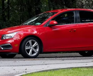 Vista frontale di un noleggio Chevrolet Cruze a Batumi, Georgia ✓ Auto #10731. ✓ Cambio Automatico TM ✓ 0 recensioni.