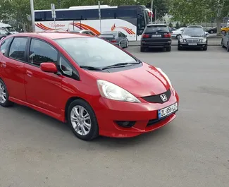 Noleggio auto Honda Fit 2012 in Georgia, con carburante Ibrido e 160 cavalli di potenza ➤ A partire da 63 GEL al giorno.