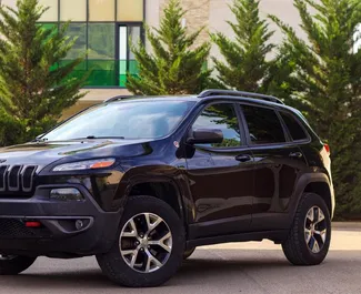 Noleggio Jeep Cherokee. Auto Comfort, SUV, Crossover per il noleggio in Georgia ✓ Cauzione di Senza deposito ✓ Opzioni assicurative RCT.