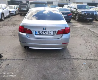 Noleggio BMW 528i. Auto Premium per il noleggio in Georgia ✓ Cauzione di Senza deposito ✓ Opzioni assicurative RCT, FDW, Furto, Giovane.