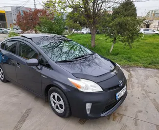 Noleggio Toyota Prius. Auto Economica, Comfort per il noleggio in Georgia ✓ Cauzione di Deposito di 200 GEL ✓ Opzioni assicurative RCT, CDW, SCDW, Passeggeri, Furto, Giovane.