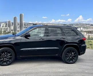 Noleggio auto Jeep Grand Cherokee 2021 in Georgia, con carburante Benzina e 300 cavalli di potenza ➤ A partire da 150 GEL al giorno.