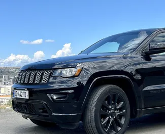 Noleggio Jeep Grand Cherokee. Auto Comfort, Premium, SUV per il noleggio in Georgia ✓ Cauzione di Deposito di 350 GEL ✓ Opzioni assicurative RCT, CDW, Passeggeri, Furto.