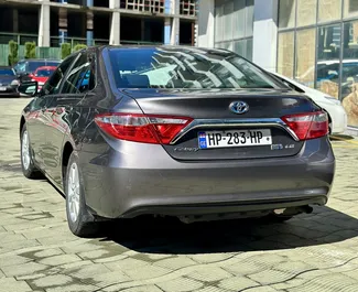 Noleggio Toyota Camry. Auto Comfort, Premium per il noleggio in Georgia ✓ Cauzione di Deposito di 250 GEL ✓ Opzioni assicurative RCT, SCDW, Furto.