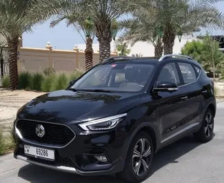 Vista frontale di un noleggio MG ZS a Dubai, Emirati Arabi Uniti ✓ Auto #10846. ✓ Cambio Automatico TM ✓ 0 recensioni.