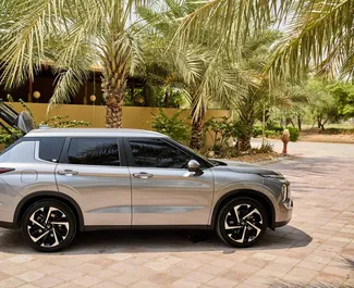 Noleggio auto Mitsubishi Outlander #10719 Automatico a Dubai, dotata di motore 2,5L ➤ Da Andry negli Emirati Arabi Uniti.